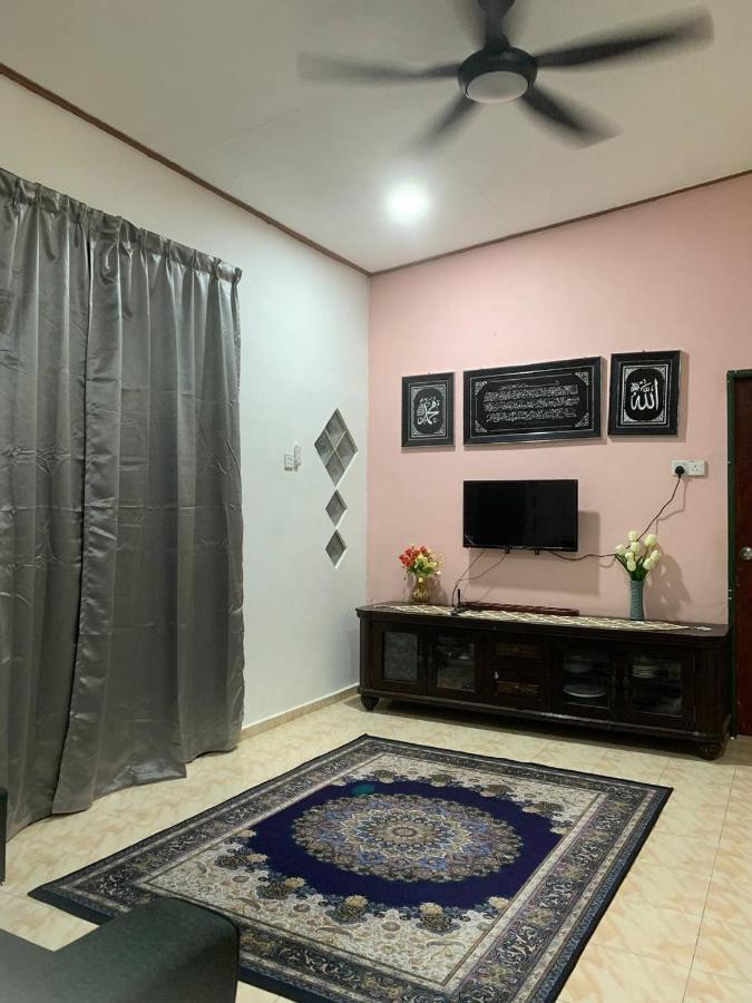Lavender Homestay Desa Chendering 3 Bedrooms קואלה טרנגאנו מראה חיצוני תמונה